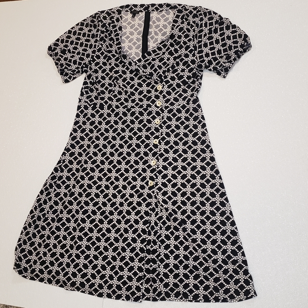Talbots NWOT Jersey Button Detail Wrap Black White Geometric Patterned